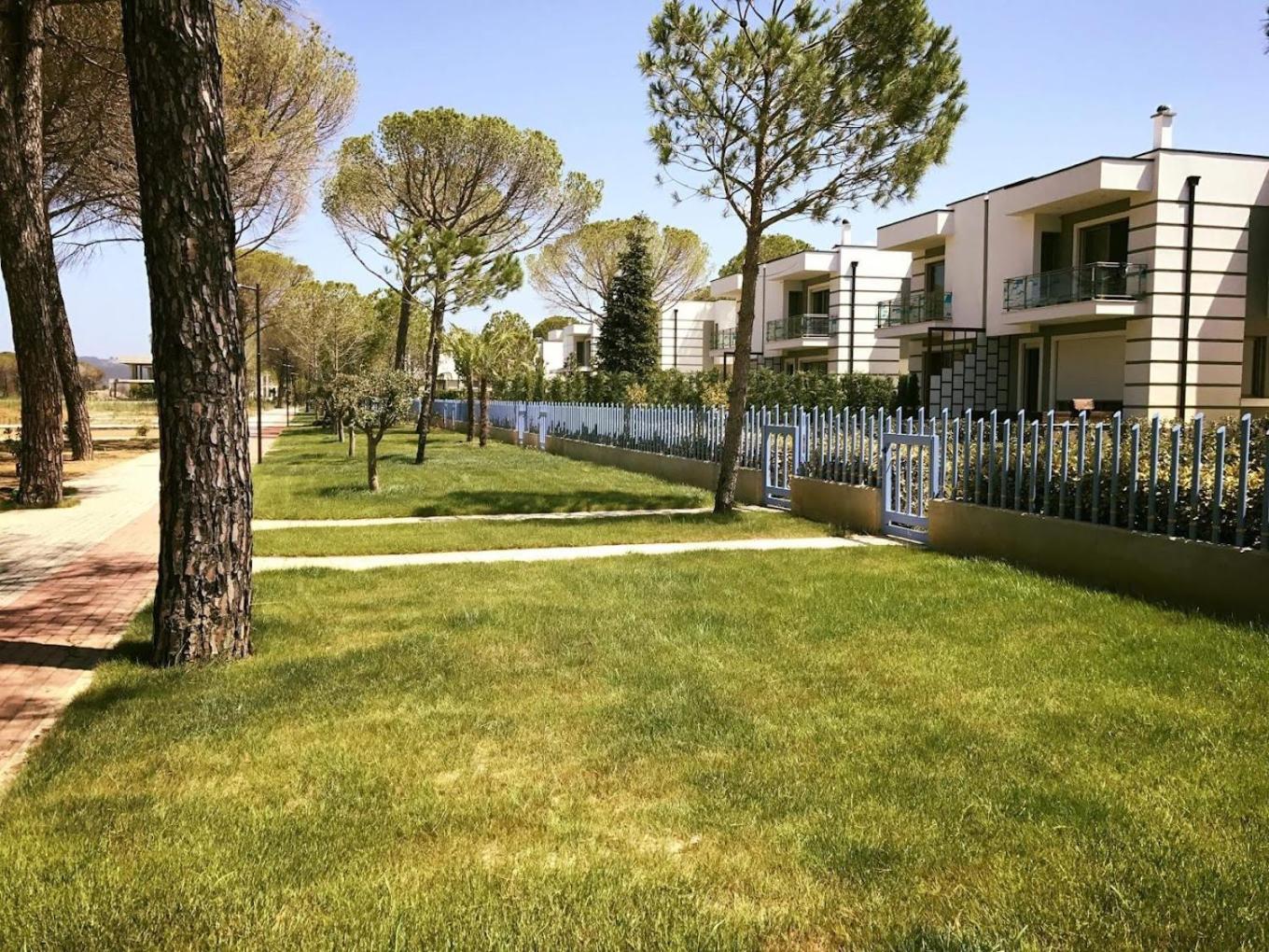 Villa Eden 111, Perla Resort, Bay Of Lalzi Durres Exterior photo
